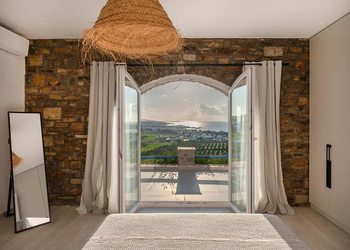 Parosdise Luxury Suites